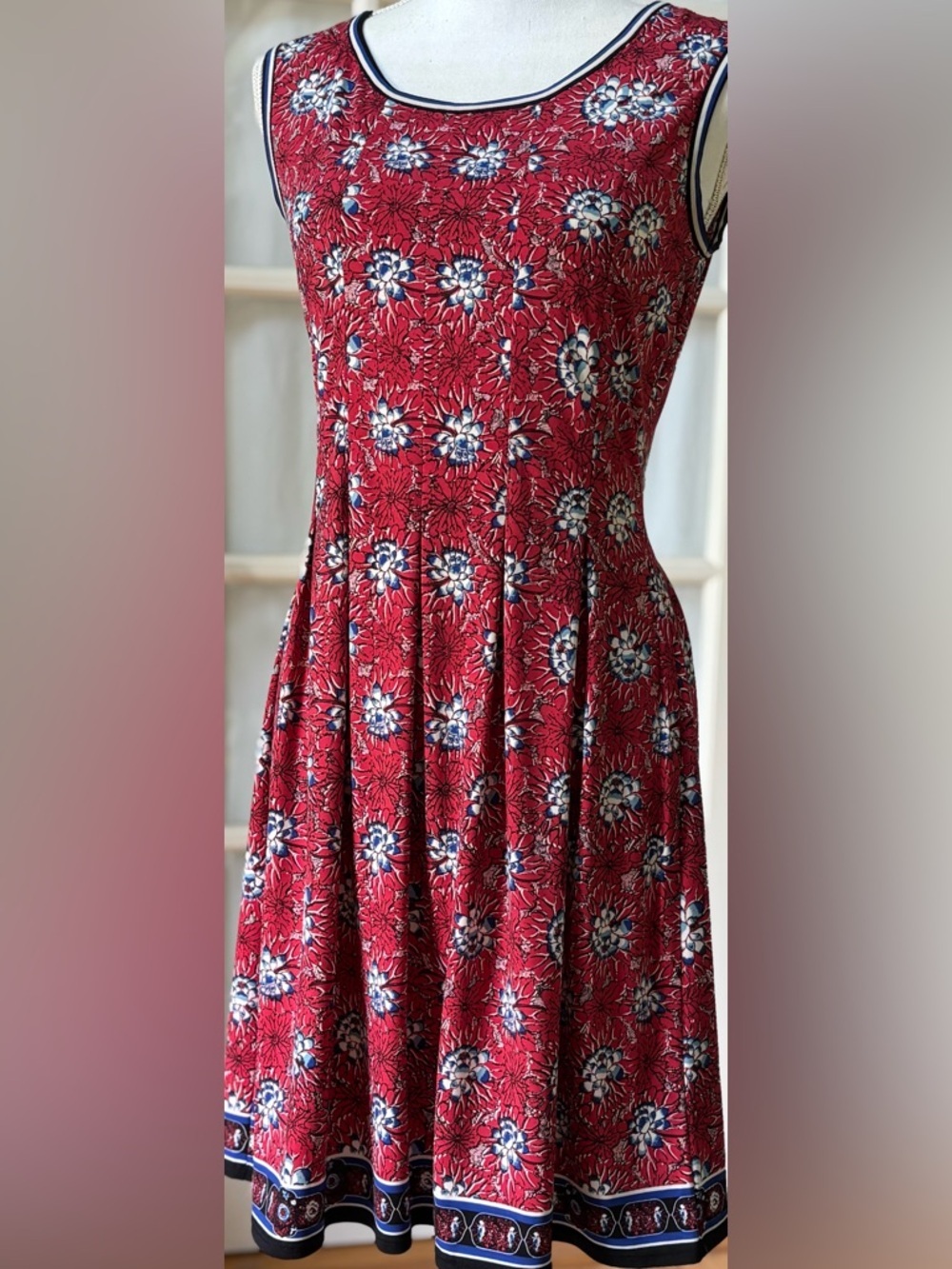 Max Studio Red Floral Fit & Flare Dress Keyhole Back Sleeveless S